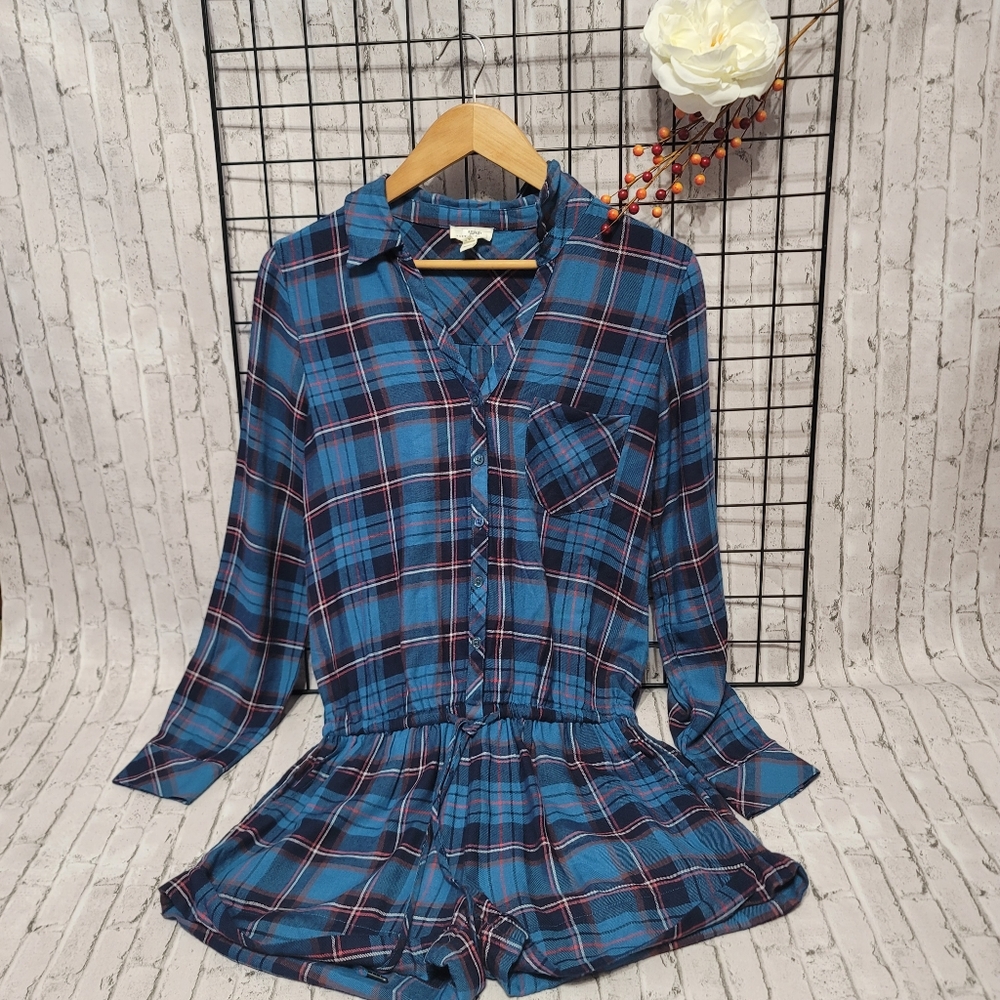 ✨Joie-Romper size Xs, long sleeve, striped design, V neck with pocket in front✨️